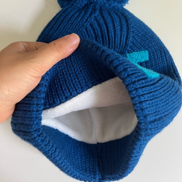 Knit hat - Picture 2 of 3